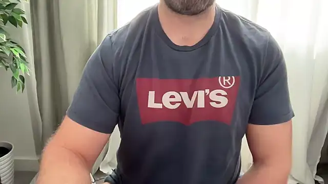 Snapshot of Mr_Beef chatting on February 15, 12:33 pm Mr Beef online show from February 15, 12:33 pm