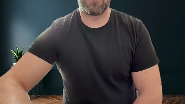 Snapshot of Mr_Beef chatting on March 21, 9:45 am Mr Beef online show from March 21, 9:45 am