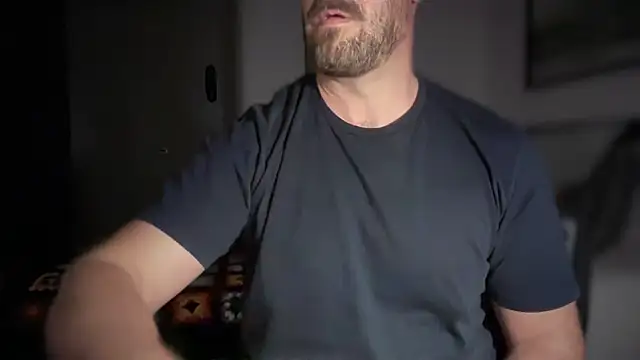 Snapshot of Mr_Beef chatting on October 12, 7:37 pm Mr Beef online show from October 12, 7:37 pm