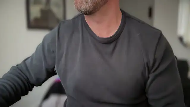 Snapshot of Mr_Beef chatting on November 3, 3:04 pm Mr Beef online show from November 3, 3:04 pm