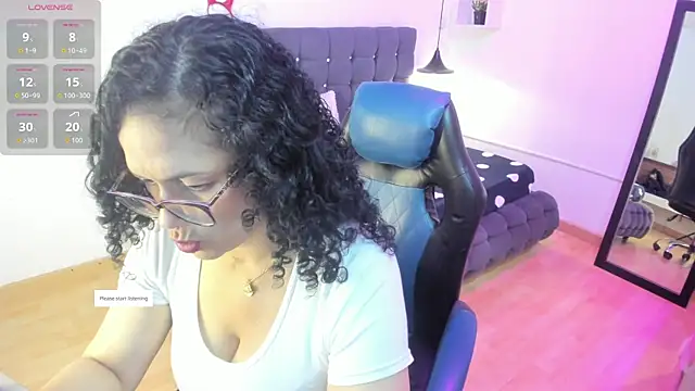 Aliciia cute1 online show from November 28, 10:10 pm