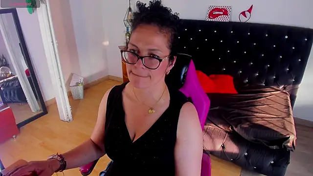 Aliciia cute1 online show from February 14, 10:10 pm