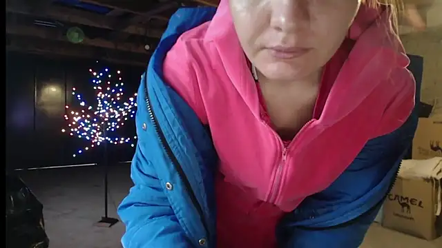  JustmeHere  online show from December 2, 9:33 am