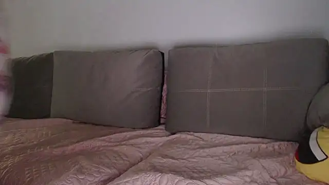 Snapshot of _JustmeHere_ chatting on February 20, 6:32 pm JustmeHere online show from February 20, 6:32 pm