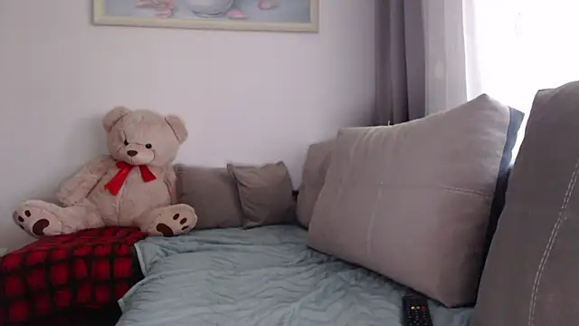  JustmeHere  online show from November 11, 8:31 am