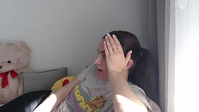  JustmeHere  online show from December 16, 10:30 am