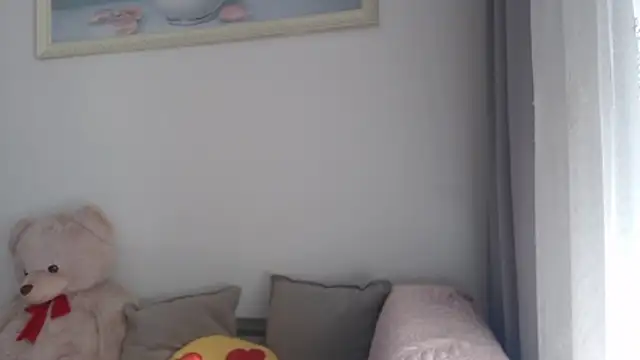  JustmeHere  online show from December 17, 10:53 am