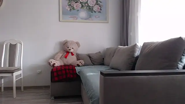  JustmeHere  online show from November 12, 8:40 am