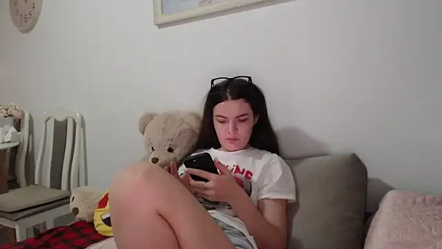  JustmeHere  online show from December 18, 7:50 pm