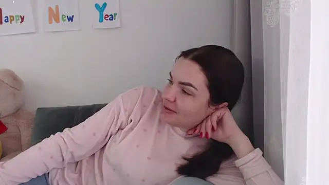  JustmeHere  online show from January 9, 9:49 am