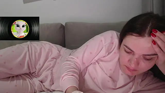 Snapshot of _JustmeHere_ chatting on February 1, 9:35 pm JustmeHere online show from February 1, 9:35 pm