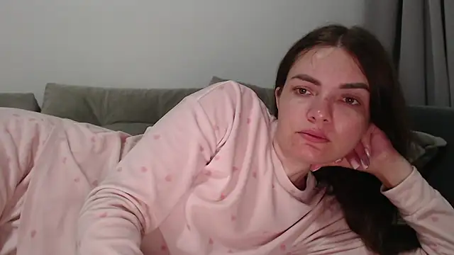 Snapshot of _JustmeHere_ chatting on June 6, 7:08 pm JustmeHere online show from June 6, 7:08 pm