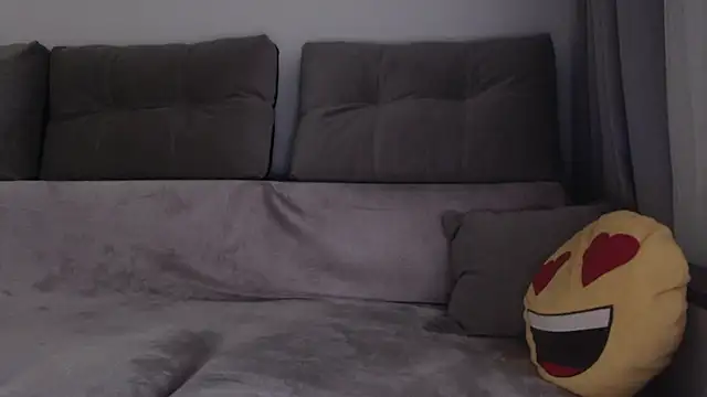  JustmeHere  online show from April 2, 6:20 am