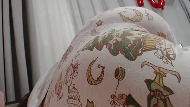 Snapshot of _JustmeHere_ chatting on February 17, 9:45 pm JustmeHere online show from February 17, 9:45 pm