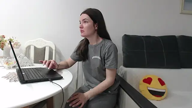  JustmeHere  online show from March 14, 4:40 am