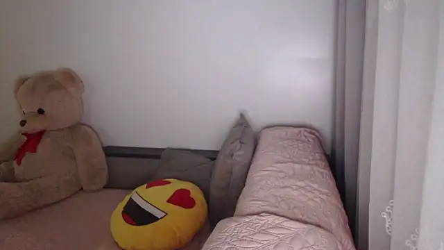  JustmeHere  online show from December 20, 5:10 am