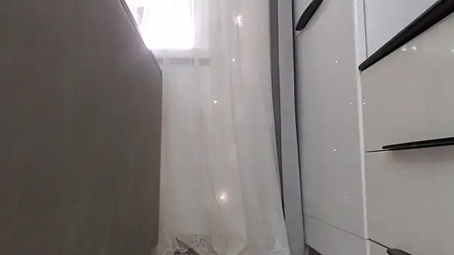  JustmeHere  online show from November 9, 9:24 am