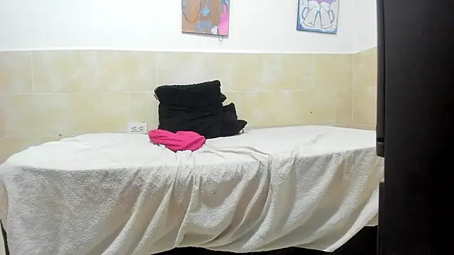 Snapshot of Brenda_Smith69 chatting on February 21, 8:05 pm Brenda Smith69 online show from February 21, 8:05 pm
