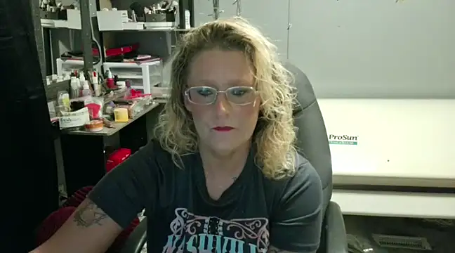 Lisalovely6981 online show from January 10, 10:50 am