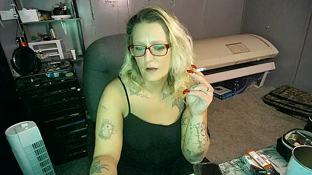 Lisalovely6981 online show from February 27, 9:18 am