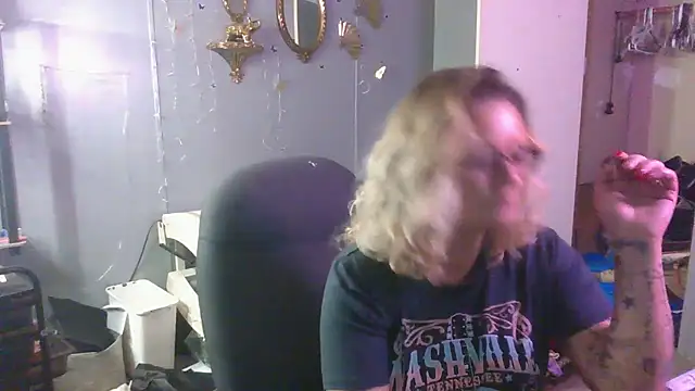 Lisalovely6981 online show from March 17, 4:22 pm