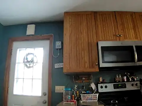 Snapshot of Seymour93 chatting on February 7, 8:10 pm Seymour93 online show from February 7, 8:10 pm