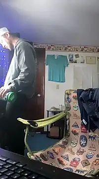 Snapshot of Seymour93 chatting on January 9, 6:26 pm Seymour93 online show from January 9, 6:26 pm