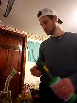 Snapshot of Seymour93 chatting on January 7, 11:48 am Seymour93 online show from January 7, 11:48 am