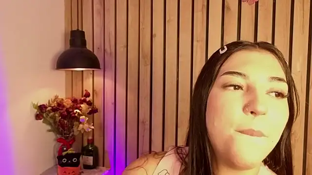 Snapshot of sofiesoft chatting on October 24, 1:54 pm sofiesoft online show from October 24, 1:54 pm