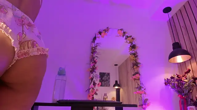 Snapshot of sofiesoft chatting on September 30, 1:39 pm sofiesoft online show from September 30, 1:39 pm