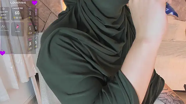 anna-henao online show from February 24, 8:10 pm