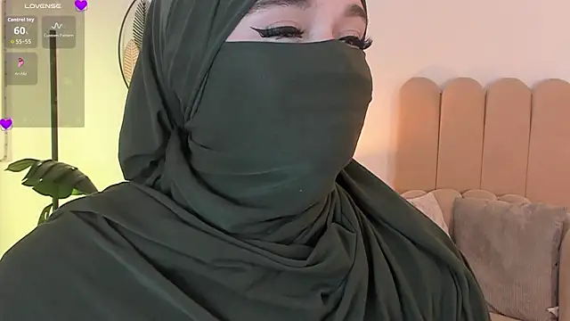 anna-henao online show from April 6, 9:05 pm