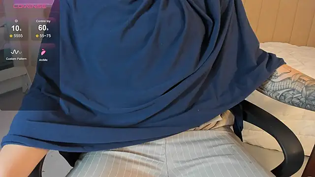 Snapshot of anna-henao chatting on March 4, 12:55 pm anna-henao online show from March 4, 12:55 pm