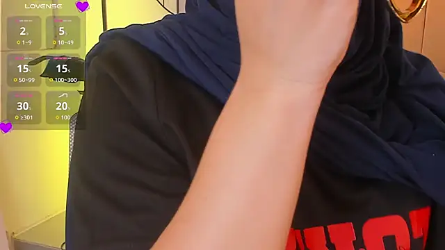 anna-henao online show from March 12, 8:13 pm