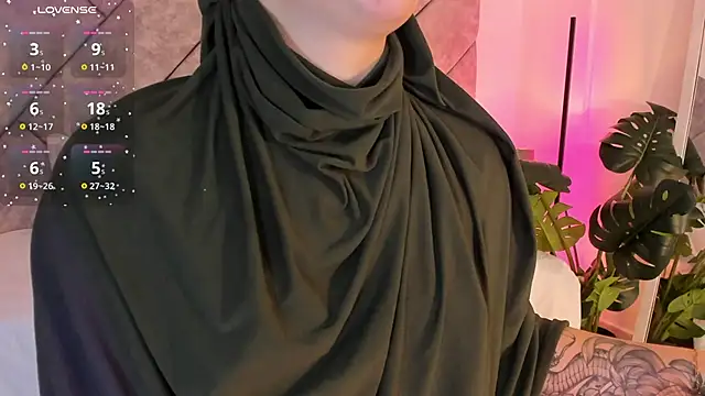 Snapshot of anna-henao chatting on October 10, 7:36 pm anna-henao online show from October 10, 7:36 pm