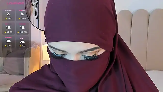 Snapshot of anna-henao chatting on March 3, 7:07 pm anna-henao online show from March 3, 7:07 pm