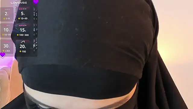 Snapshot of anna-henao chatting on September 8, 7:13 pm anna-henao online show from September 8, 7:13 pm