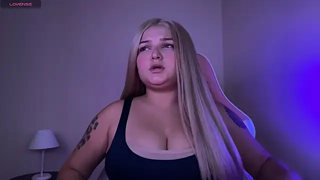 Snapshot of SweetPaige_ chatting on February 27, 7:47 pm SweetPaige online show from February 27, 7:47 pm