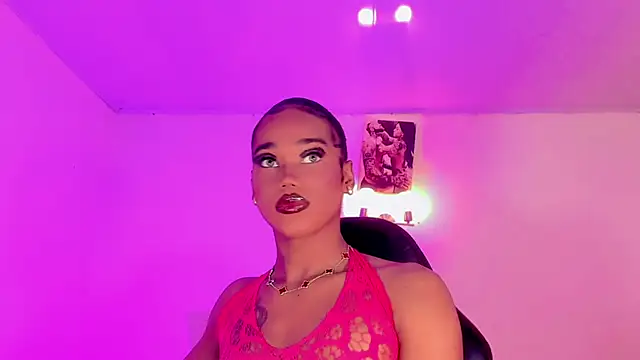 naomy  xx online show from November 18, 2:53 pm