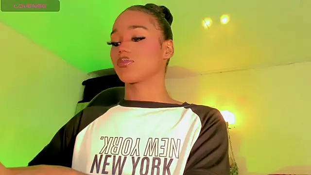 naomy  xx online show from March 31, 3:30 am