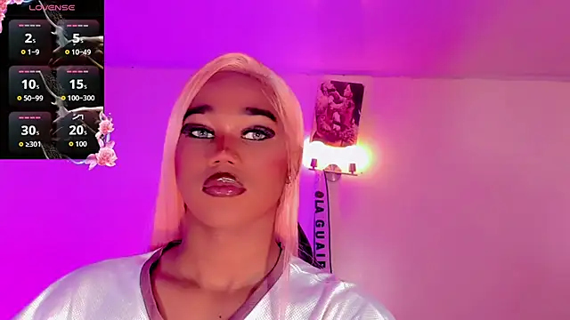 naomy  xx online show from December 18, 7:18 pm