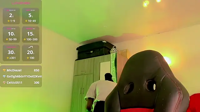 naomy  xx online show from March 18, 2:58 am