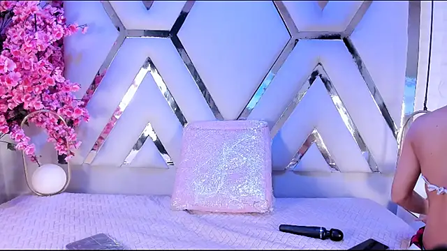 Valerywatson  online show from March 16, 1:17 pm