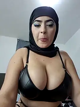 Snapshot of jamilaross chatting on March 31, 2:13 am jamilaross online show from March 31, 2:13 am