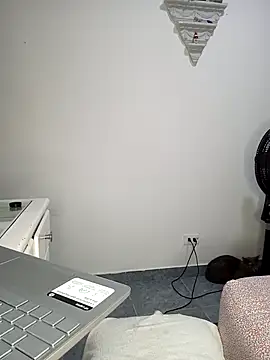 Amy sweet-03 online show from April 2, 6:42 am