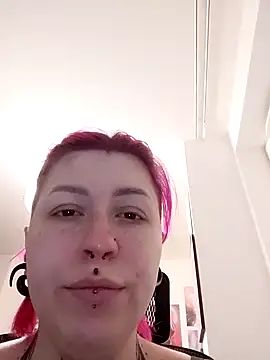 Snapshot of divine_eve chatting on March 19, 6:01 pm divine eve online show from March 19, 6:01 pm