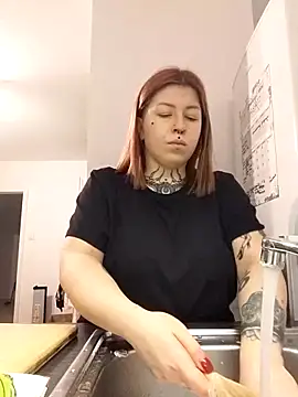 Snapshot of divine_eve chatting on November 29, 8:09 pm divine eve online show from November 29, 8:09 pm