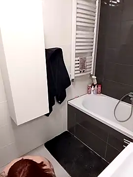 Snapshot of divine_eve chatting on December 14, 10:48 pm divine eve online show from December 14, 10:48 pm