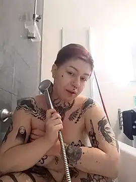 Snapshot of divine_eve chatting on November 19, 4:18 pm divine eve online show from November 19, 4:18 pm