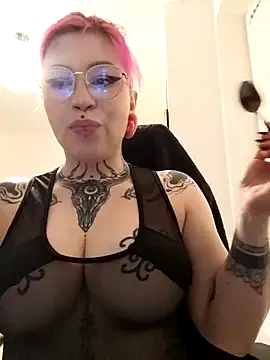 Snapshot of divine_eve chatting on March 2, 8:03 pm divine eve online show from March 2, 8:03 pm